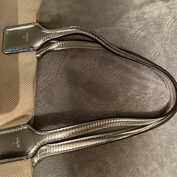 Tory Burch tote, great condition, minimal wear - Picture 4 of 6